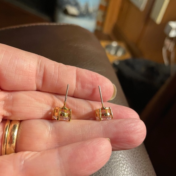 NEW High Quality CZ Earrings set in Gold Tone - Picture 3 of 4